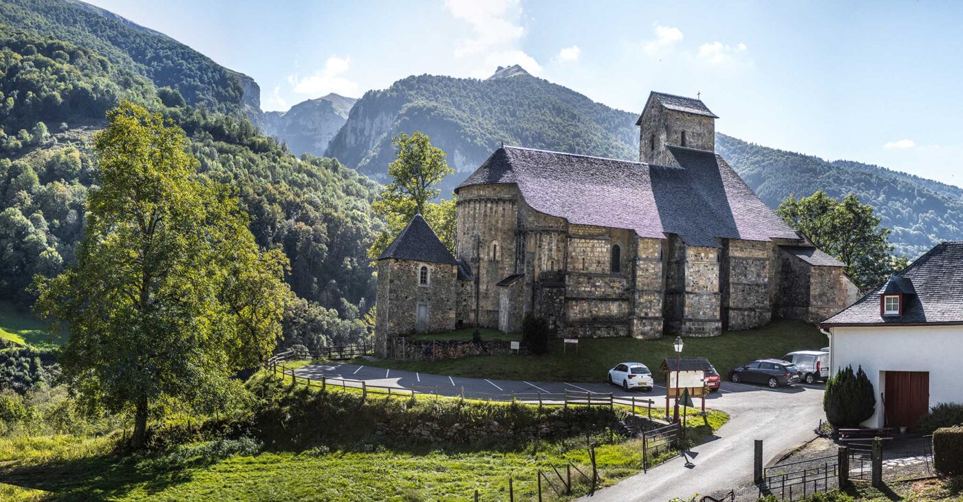 Eglise à Sainte-Engrâce dans les montagnes basque