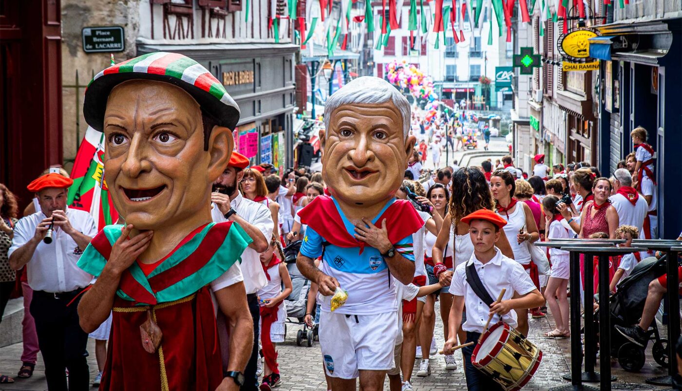 Défilé des grosses tête lors des fêtes de Bayonne